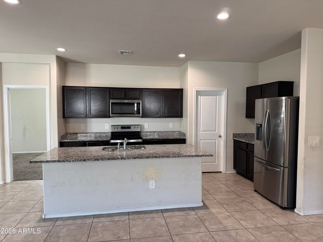 18351 W ARTEMISA Avenue, Wittmann, AZ 85361