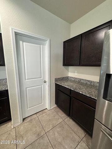 18351 W ARTEMISA Avenue, Wittmann, AZ 85361