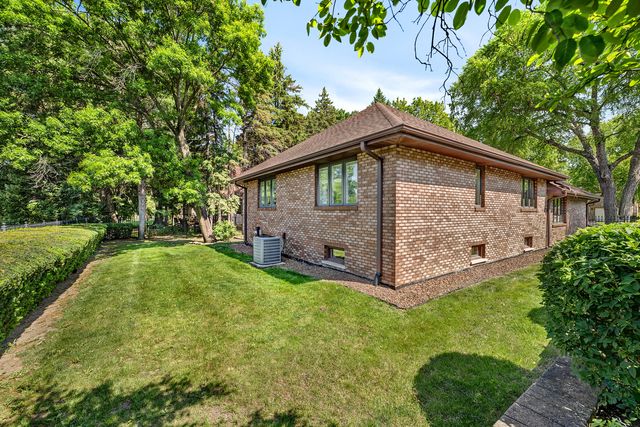 12305 S Spruce Court, Palos Heights, IL 60463