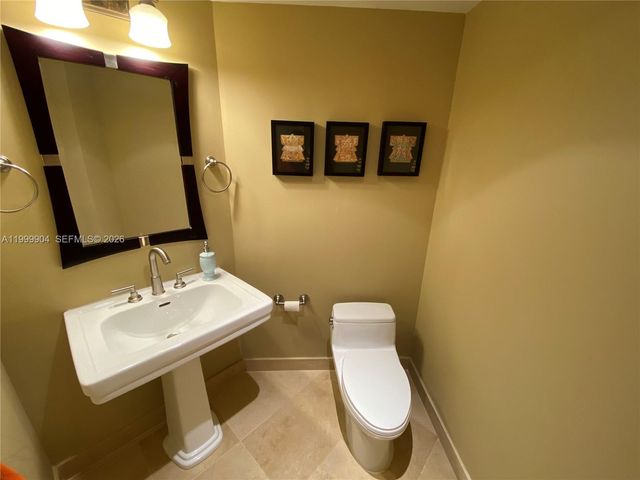 701 Brickell Key Blvd 2104, Miami, FL 33131