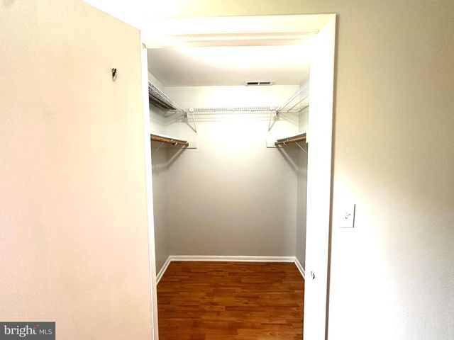 4901 RAVENS CREST DR, Plainsboro, NJ 08536