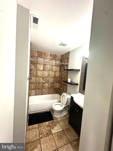 4901 RAVENS CREST DR, Plainsboro, NJ 08536