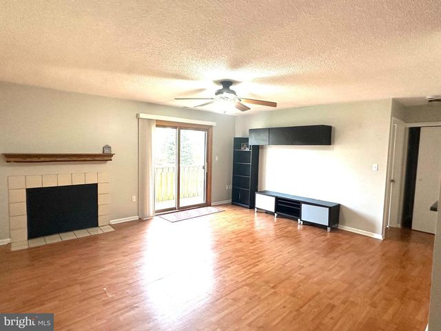 4901 RAVENS CREST DR, Plainsboro, NJ 08536