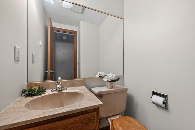 5131 Woodland Avenue, Davenport, IA 52807