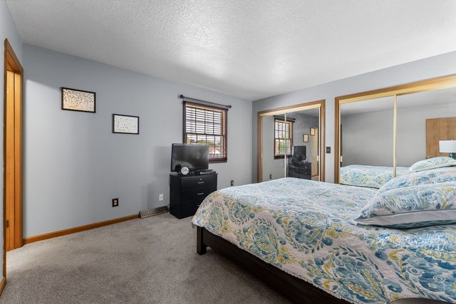 5131 Woodland Avenue, Davenport, IA 52807