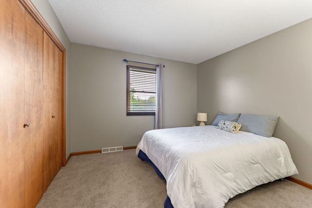 5131 Woodland Avenue, Davenport, IA 52807