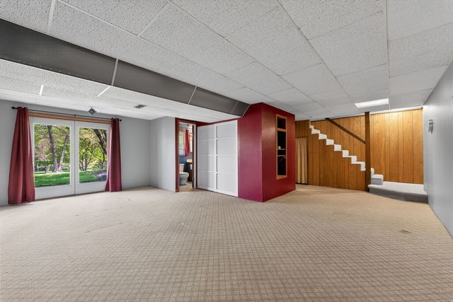 5131 Woodland Avenue, Davenport, IA 52807