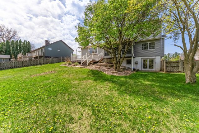 5131 Woodland Avenue, Davenport, IA 52807