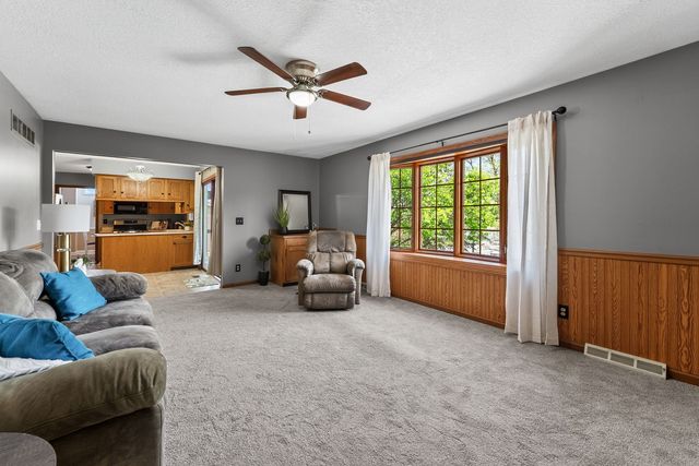 5131 Woodland Avenue, Davenport, IA 52807