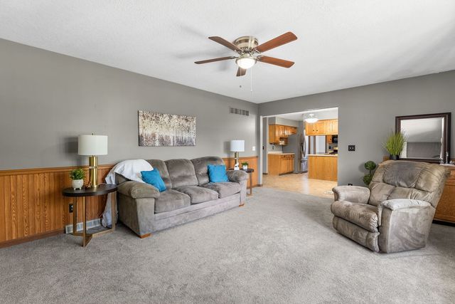 5131 Woodland Avenue, Davenport, IA 52807