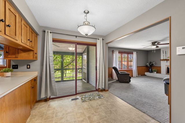 5131 Woodland Avenue, Davenport, IA 52807