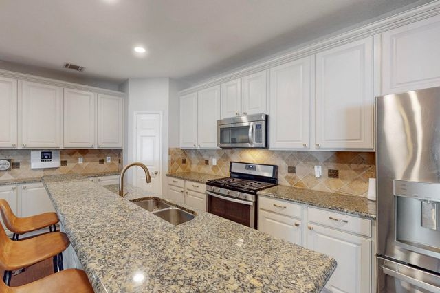 1225 Long Leaf Drive, Savannah, TX 76227