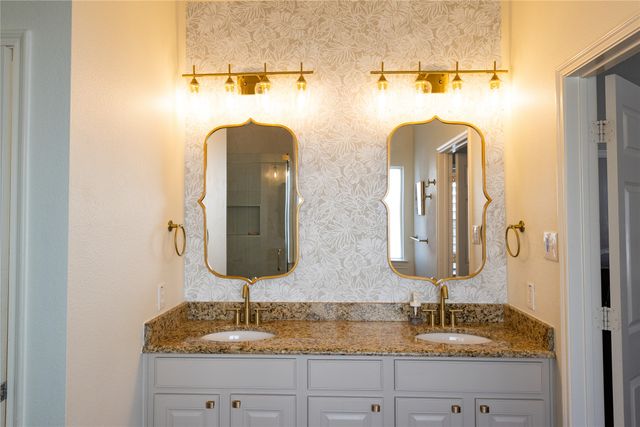 1225 Long Leaf Drive, Savannah, TX 76227