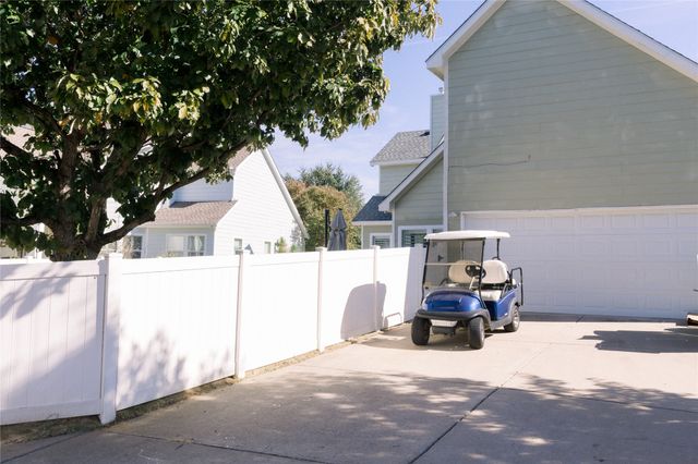 1225 Long Leaf Drive, Savannah, TX 76227