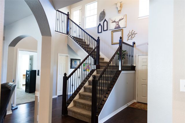1225 Long Leaf Drive, Savannah, TX 76227