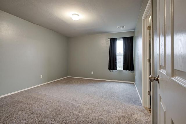 9904 Ruger Road, Yukon, OK 73099