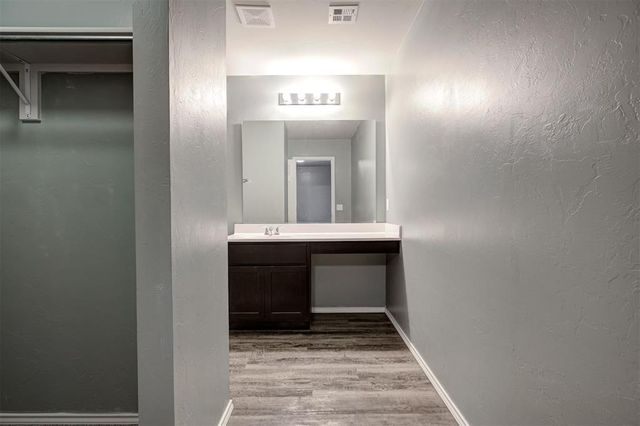 9904 Ruger Road, Yukon, OK 73099