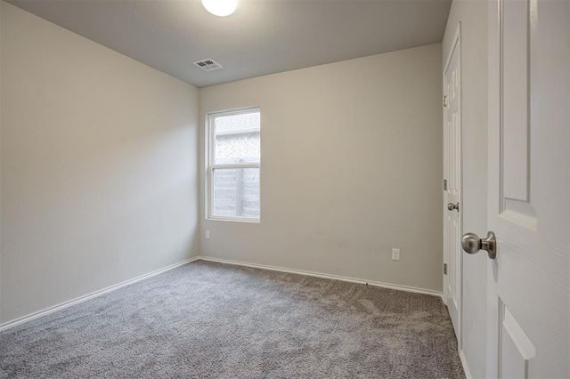 9904 Ruger Road, Yukon, OK 73099