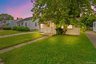 17484 Lowell Street, Roseville, MI 48066