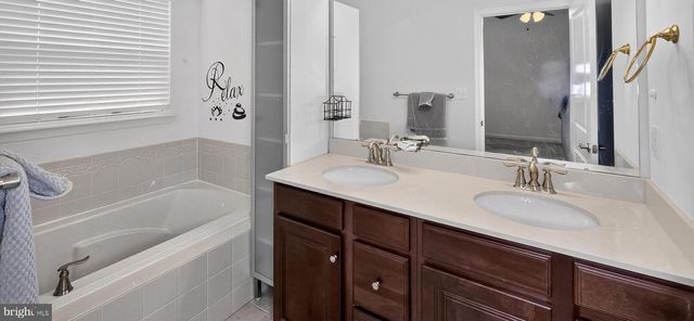 5363 S CENTER DR, Greenbelt, MD 20770
