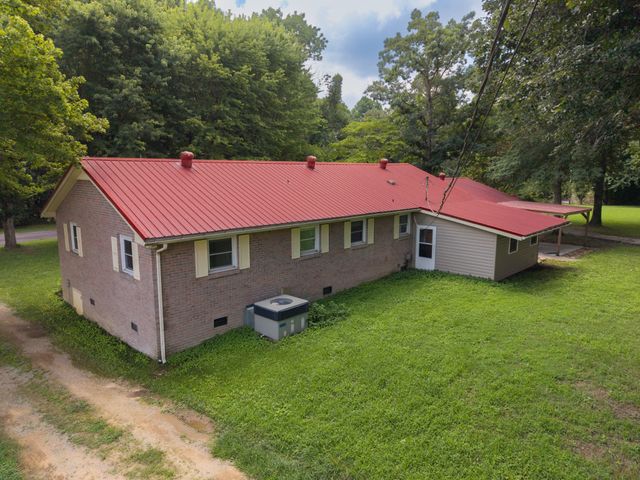 373 Hatch Rd, Rock Island, TN 38581