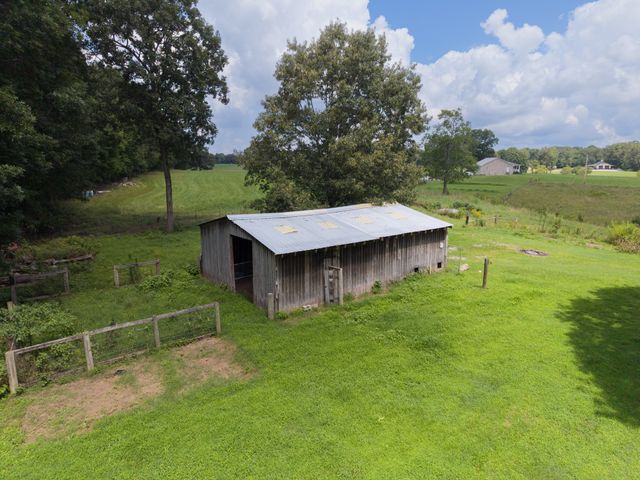 373 Hatch Rd, Rock Island, TN 38581
