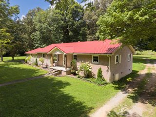 373 Hatch Rd, Rock Island, TN 38581