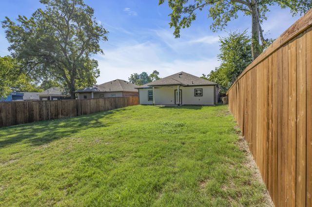 121 W Morton Street, Denison, TX 75021