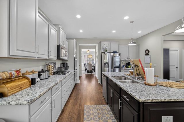 605 S Pointe Boulevard, Summerville, SC 29483