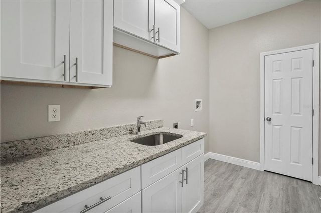 2924 W CHESTNUT STREET, Tampa, FL 33607