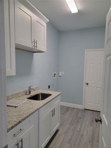 2924 W CHESTNUT STREET, Tampa, FL 33607
