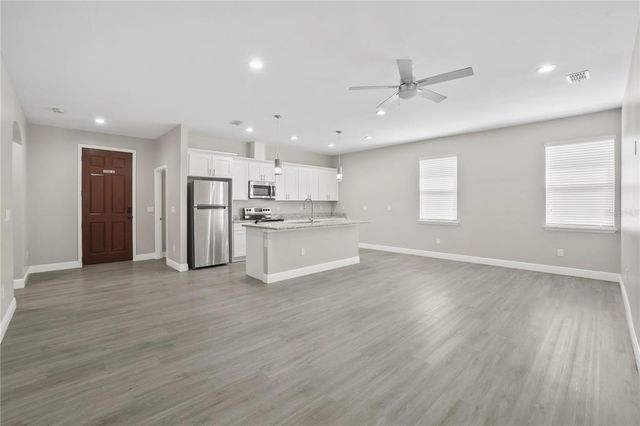 2924 W CHESTNUT STREET, Tampa, FL 33607