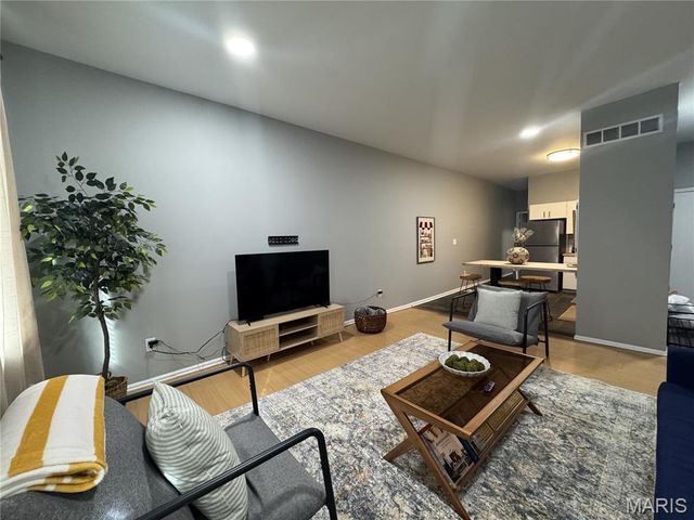 1007 Allen Avenue, St Louis, MO 63104