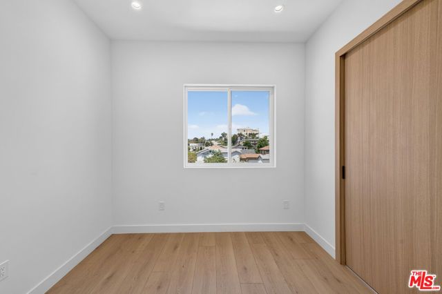 150 N Carondelet Street, Los Angeles, CA 90026