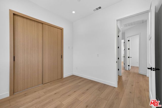 150 N Carondelet Street, Los Angeles, CA 90026