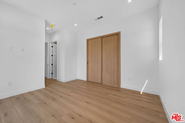 150 N Carondelet Street, Los Angeles, CA 90026