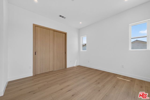 150 N Carondelet Street, Los Angeles, CA 90026