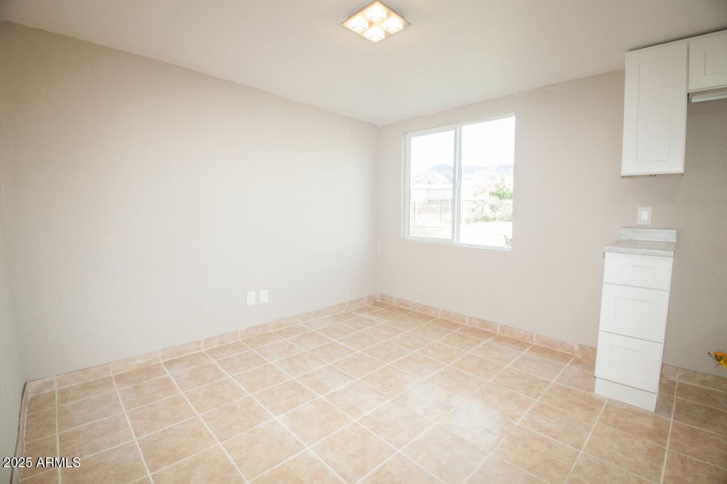 Image 10 of property listing at 616 SANTA CRUZ Drive, Bisbee, AZ 85603