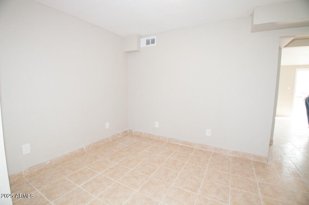 Image 13 of property listing at 616 SANTA CRUZ Drive, Bisbee, AZ 85603