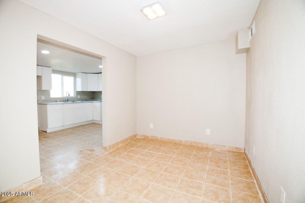 Image 14 of property listing at 616 SANTA CRUZ Drive, Bisbee, AZ 85603