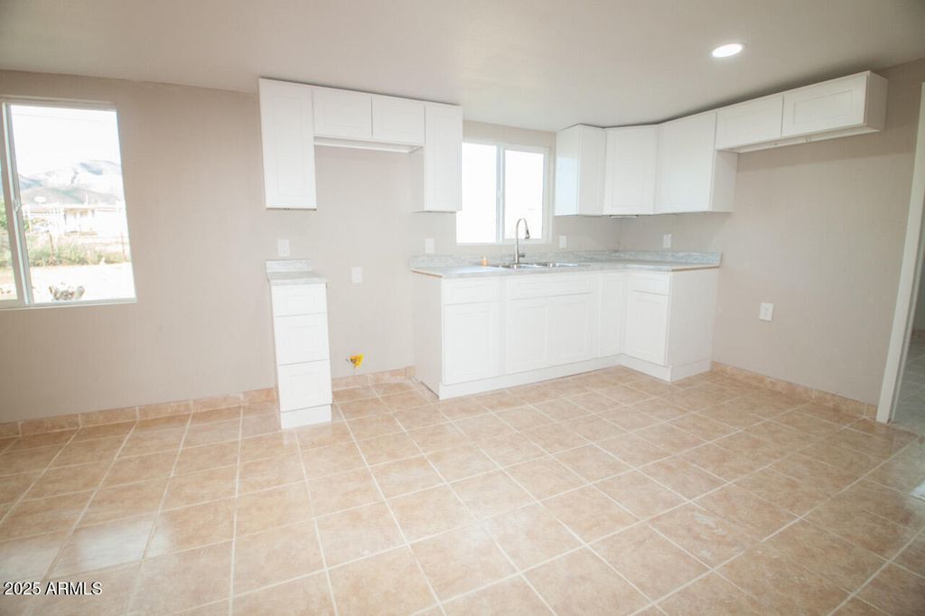 Image 9 of property listing at 616 SANTA CRUZ Drive, Bisbee, AZ 85603