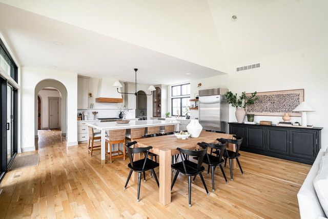 4066 Hawthorn Farm COURT, Delafield, WI 53018