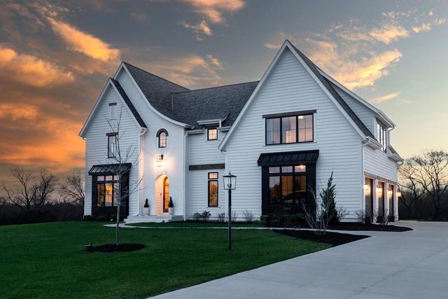 4066 Hawthorn Farm COURT, Delafield, WI 53018
