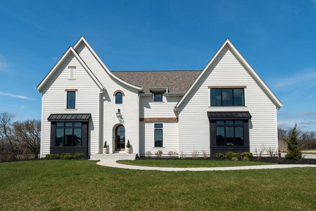 4066 Hawthorn Farm COURT, Delafield, WI 53018
