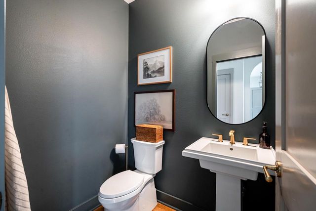 4066 Hawthorn Farm COURT, Delafield, WI 53018