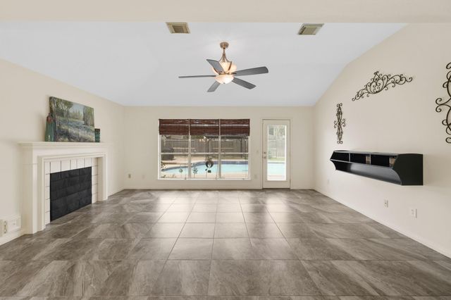 2112 Castle Drive, League City, TX 77573
