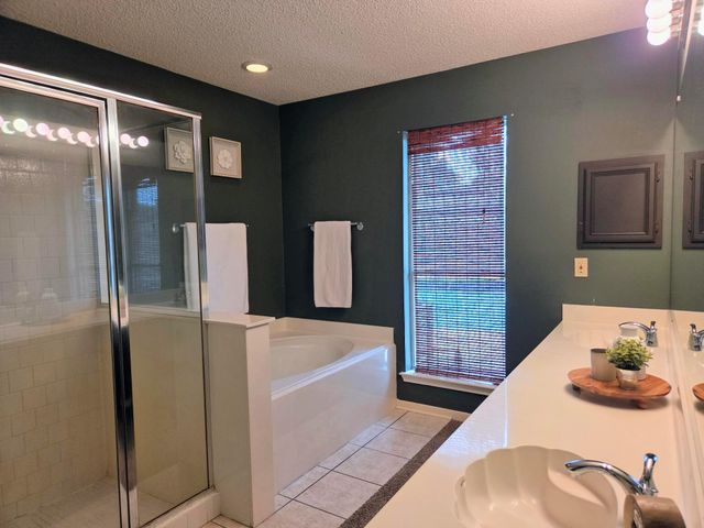 2112 Castle Drive, League City, TX 77573