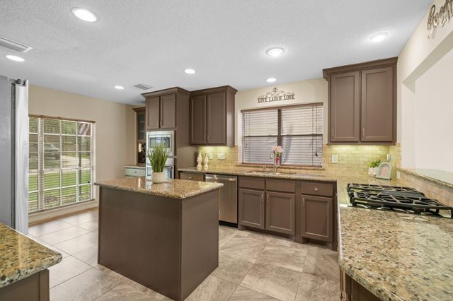 2112 Castle Drive, League City, TX 77573