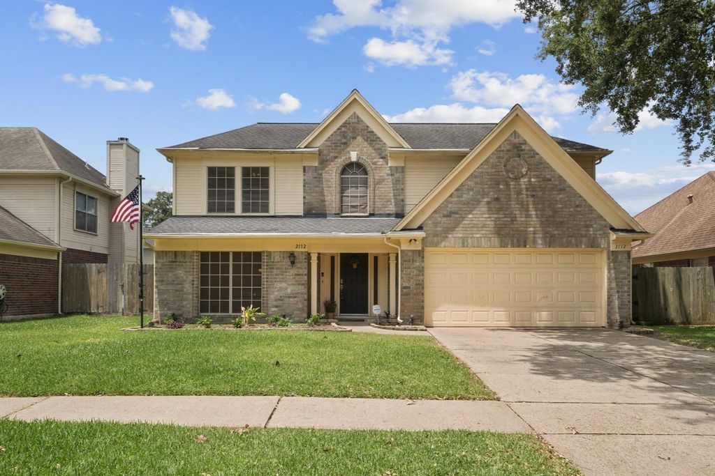 2112 Castle Drive, League City, TX 77573
