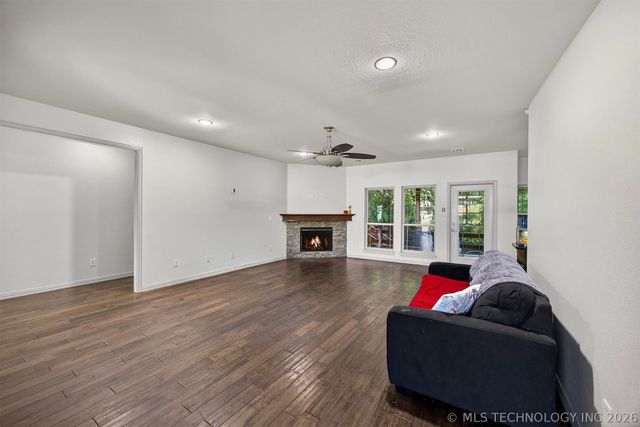741 W 145th Place S, Glenpool, OK 74033